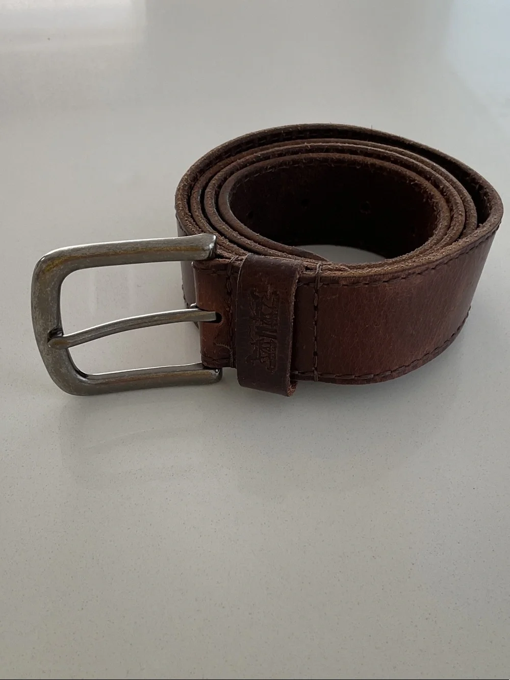 Levi's Men's Embossed Logo Loop Casual Leather Belt  11LV020154
